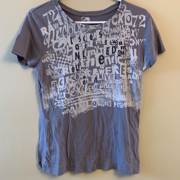 Cute top with small studs🔥Bundle &Save🔥 - Picture 1 of 4